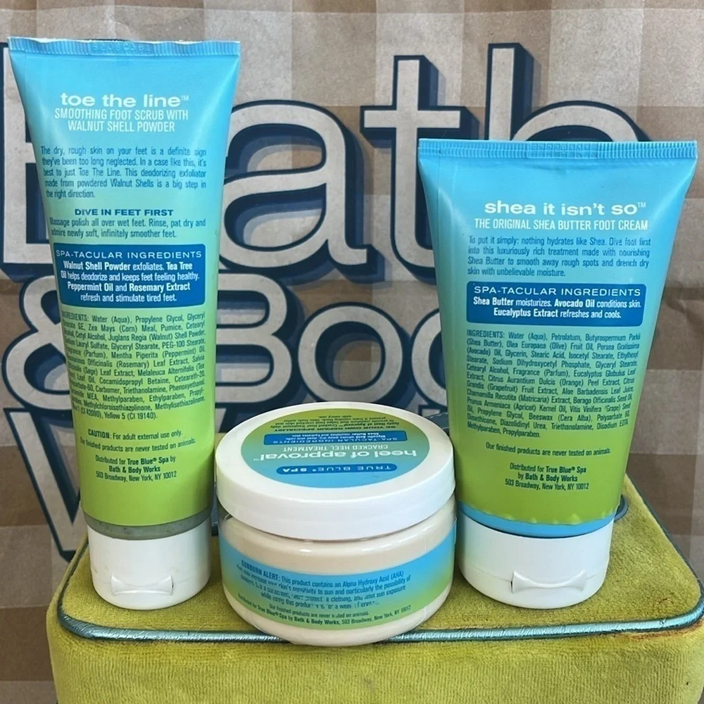 VINTAGE Bath & Body Works True Blue Spa Footcare Set Soothing Socklets Zip Case